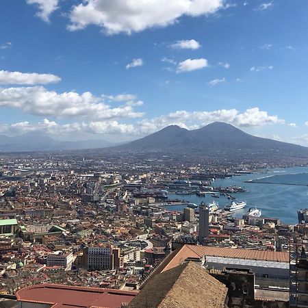 Toledostop Napoli Bagian luar foto View of the city of Naples