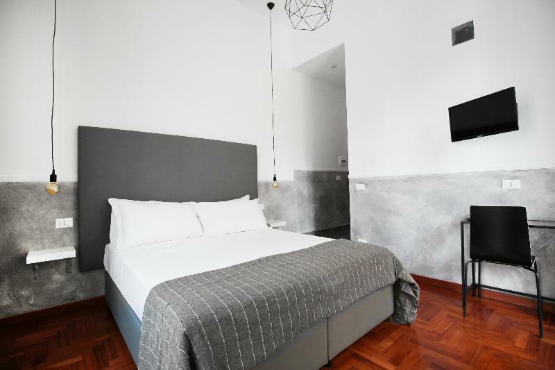 Toledostop Napoli Bagian luar foto A room at the hotel